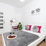 Lumina Stylish With Parking In Center Apartment Lodz