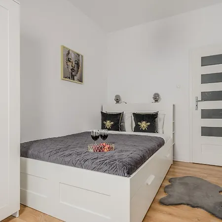Lumina I Stylish 2-room With Parking I Center I Balcony وودج
