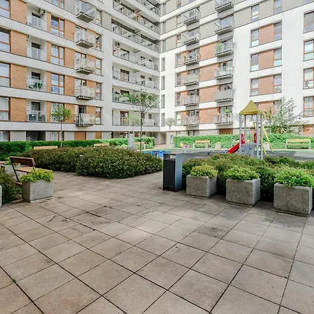 Lumina Stylish With Parking In Center Daire