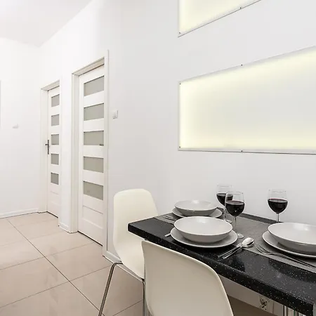 شقة Lumina I Stylish 2-room With Parking I Center I Balcony *