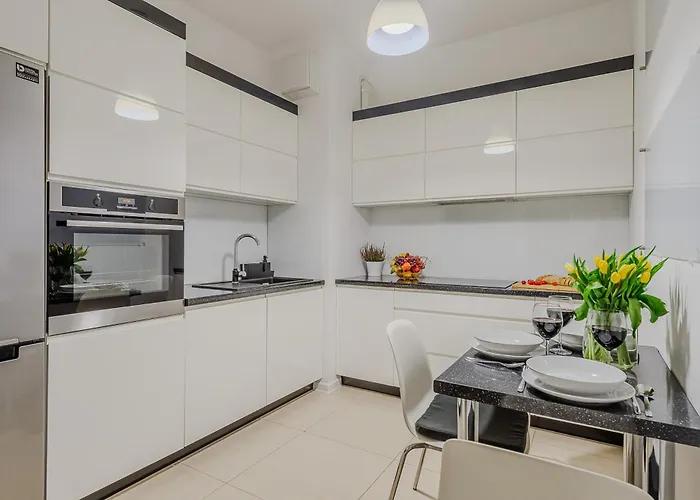 Lumina Stylish With Parking In Center Daire *